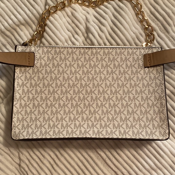 Michael Kors belt bag - Picture 3 of 5